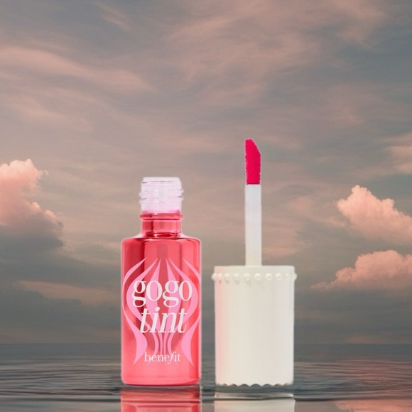 Benefit Gogo Tint Lip & Cheek Stain in Bright Cherry - Picture 1 of 11